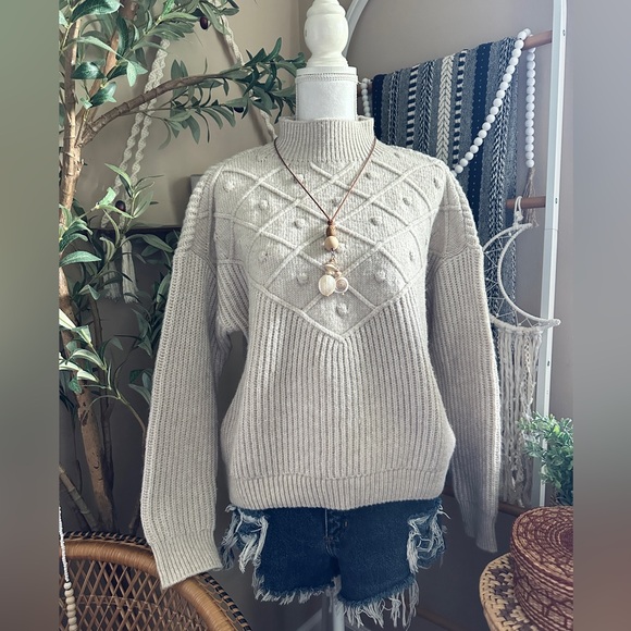 Calvin Klein Neutral Beige Chunky Knit Mockneck Popcorn Sweater - Picture 1 of 8